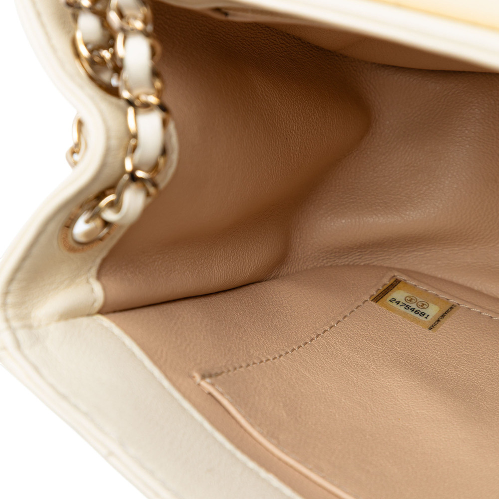 Pre-Loved Chanel Large Chevron Sheepskin Subtle Flap - Picture 6 of 7